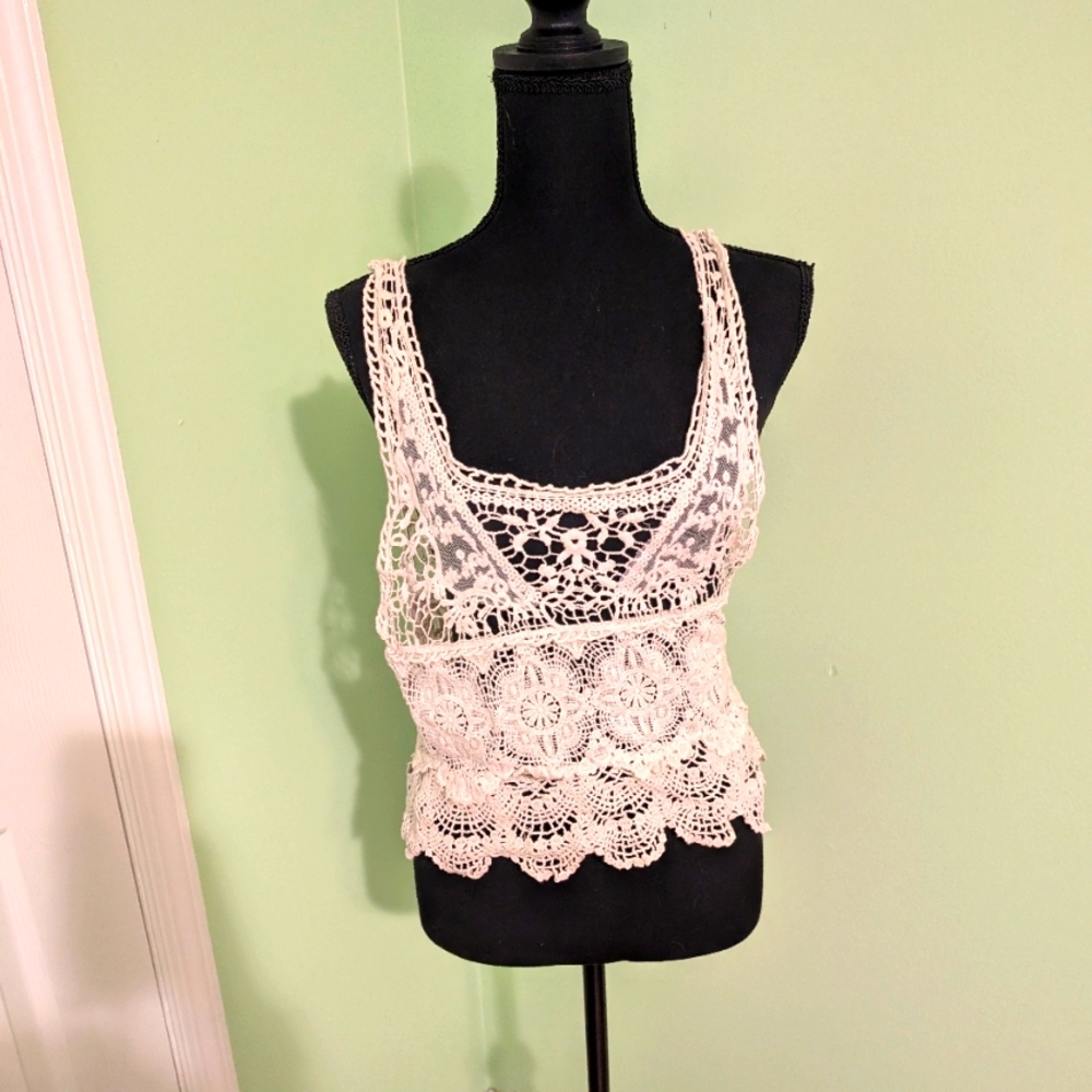 Laces Beach top